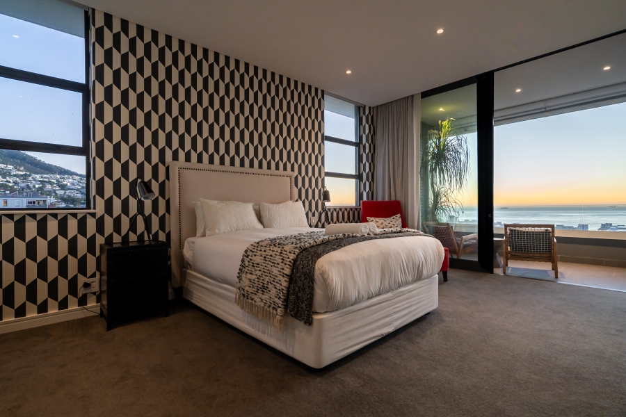 3 Bedroom Property for Sale in Sea Point Western Cape